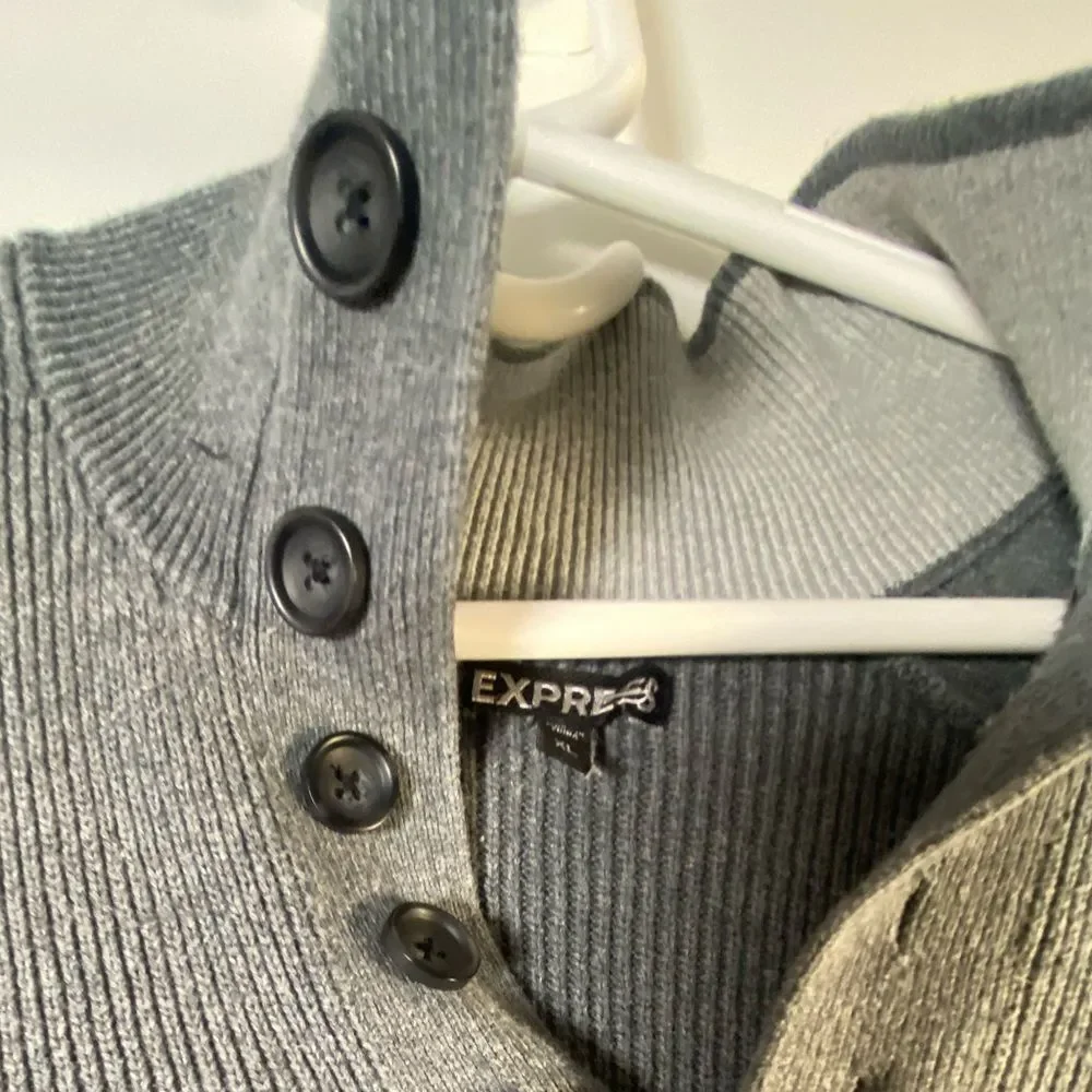 Express Men's V-Neck Sweater in Charcoal